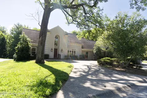 913 Albemarle Ct, Louisville, KY 40222