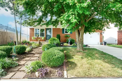 6702 Currington Cir, Louisville, KY 40258