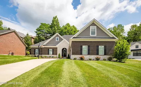 4205 Hidden Bluff Ct, Louisville, KY 40241