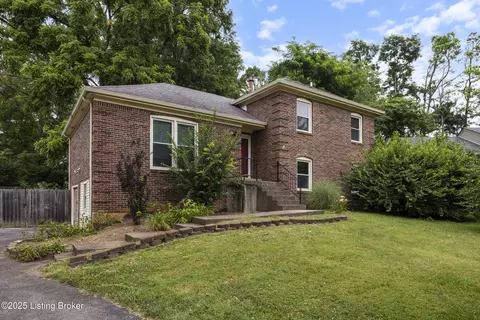 1102 Woodcroft Ct, Louisville, KY 40223
