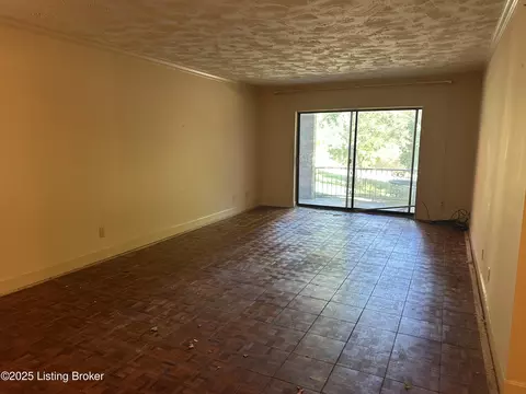 5800 Coach Gate Wynde #268, Louisville, KY 40207