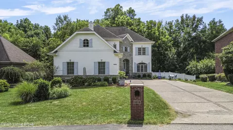 1618 Two Springs Pl, Louisville, KY 40207
