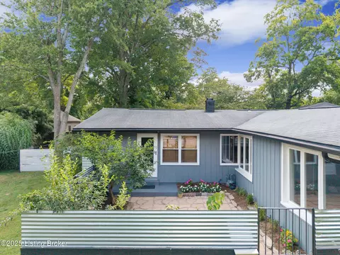 306 Summit Ct, Louisville, KY 40243