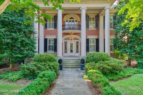 2106 Cherokee Pkwy, Louisville, KY 40204