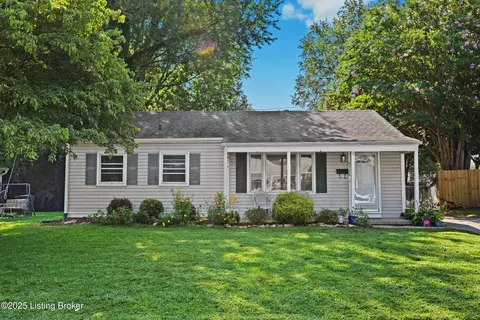 9726 Sue Helen Dr, Louisville, KY 40299