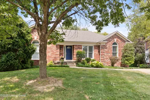 4015 Meadow Crest Ct, Louisville, KY 40245