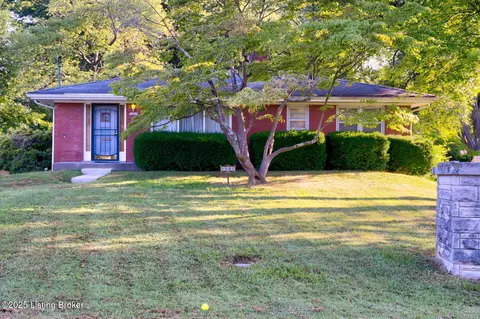 5507 Bamberrie Cross Rd, Louisville, KY 40214
