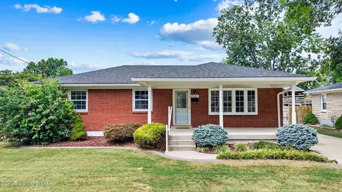 8008 Columbine Dr, Louisville, KY 40258