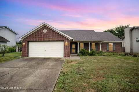 2406 Kingsfield St, Jeffersonville, IN 47130