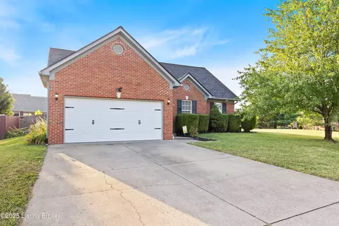 3000 Squire Cir, Shelbyville, KY 40065