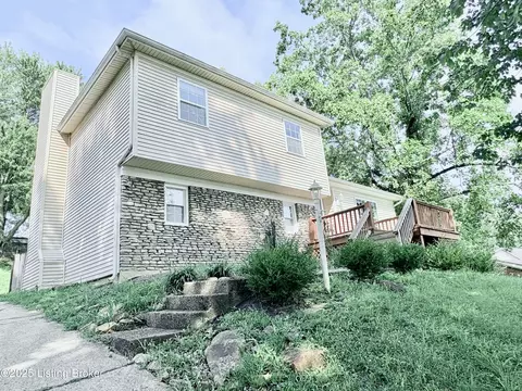 8906 Mountain Brook Dr, Louisville, KY 40272
