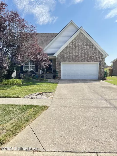 236 Bentwood Dr, Shepherdsville, KY 40165