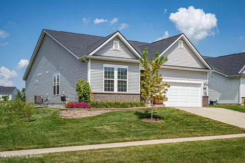 3711 Creekstone Bluff Blvd, La Grange, KY 40031