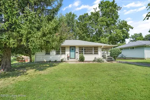 3720 Canterbury Dr, Louisville, KY 40299