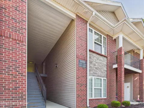 9400 Clubview Dr #202, Louisville, KY 40291