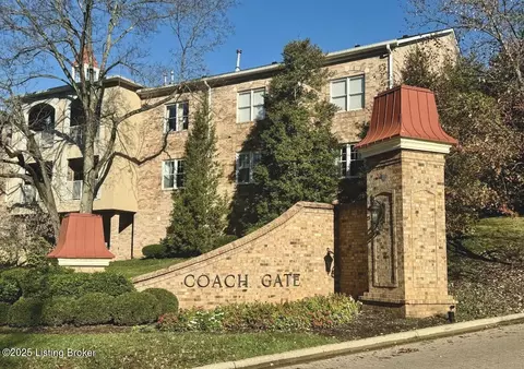 5601 Coach Gate Wynde #30, Louisville, KY 40207