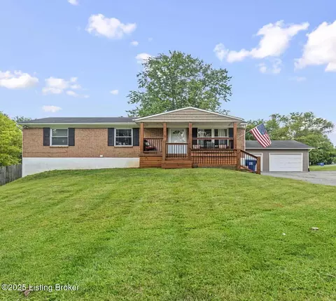 6806 Village Green Blvd, Pewee Valley, KY 40056