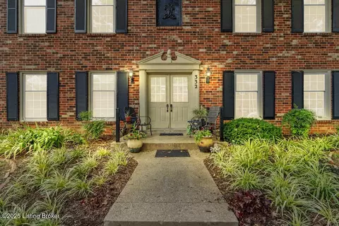 332 Stonehenge Dr #103, Louisville, KY 40207