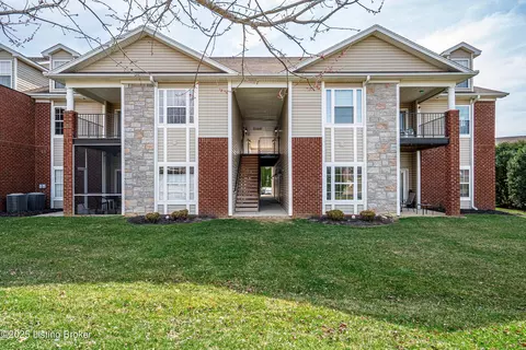 10202 Deer Vista Dr UNIT 202, Louisville, KY 40291