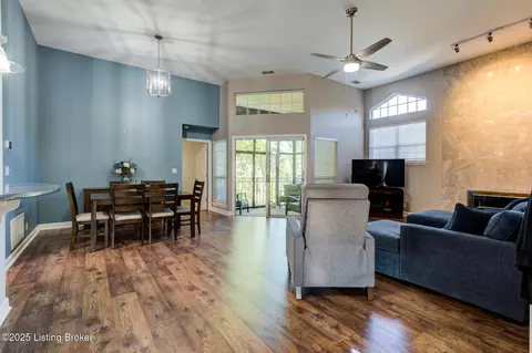 5622 Timber Creek Ct, Prospect, KY 40059