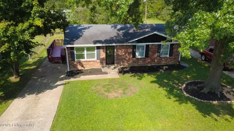 1307 Woodcreek Dr, La Grange, KY 40031