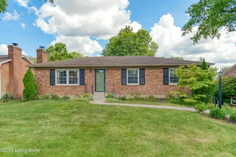 9810 Somerford Rd, Louisville, KY 40242