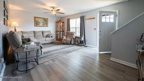 6212 Elanor Ct, Floyds Knobs, IN 47119 photo 2