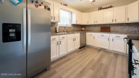6212 Elanor Ct, Floyds Knobs, IN 47119 photo 9