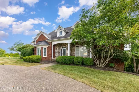 104 Chestnut Glen Dr, Louisville, KY 40245