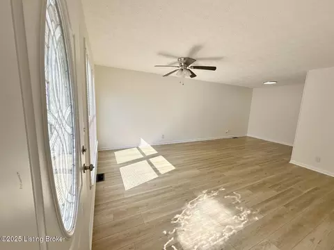 5111 Rangoon Way, Louisville, KY 40218