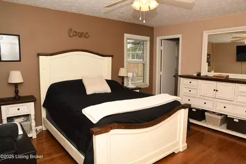 Bedroom - 4200 Raywick Rd, Raywick, KY 40060 photo 4 of 8