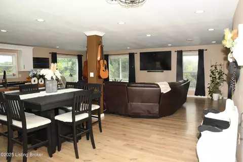 Dining - 4200 Raywick Rd, Raywick, KY 40060 photo 2 of 4