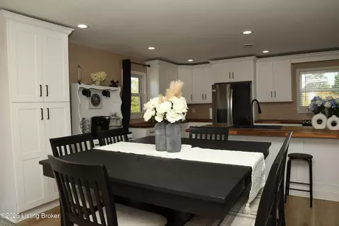 Dining - 4200 Raywick Rd, Raywick, KY 40060 photo 4 of 4