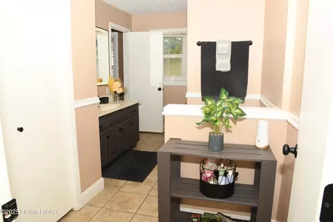 Entry Way - 4200 Raywick Rd, Raywick, KY 40060 photo 4 of 4