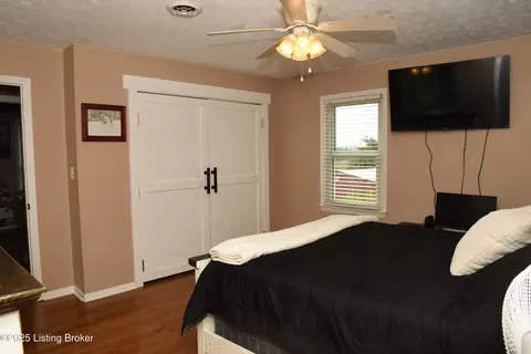 Bedroom - 4200 Raywick Rd, Raywick, KY 40060 photo 3 of 8