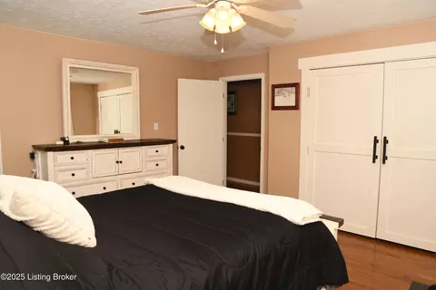 Bedroom - 4200 Raywick Rd, Raywick, KY 40060 photo 2 of 8