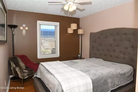 Bedroom - 4200 Raywick Rd, Raywick, KY 40060 photo 7 of 8