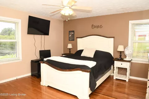 Bedroom - 4200 Raywick Rd, Raywick, KY 40060 photo 1 of 8