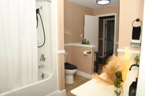 Bath - 4200 Raywick Rd, Raywick, KY 40060 photo 1 of 4