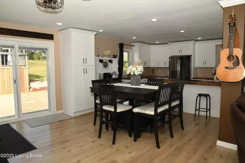 Dining - 4200 Raywick Rd, Raywick, KY 40060 photo 3 of 4