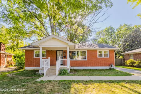 6311 Hunters Grove Rd, Louisville, KY 40216