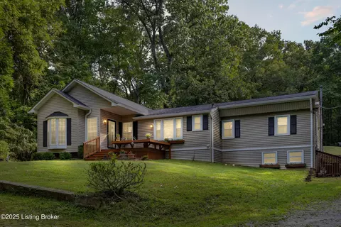 8021 St Anthonys Church Rd, Louisville, KY 40214