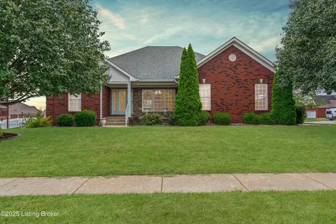 161 Trinity Dr, Mount Washington, KY 40047