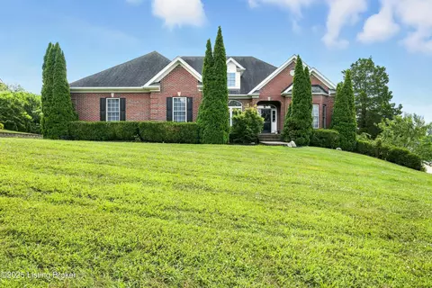 229 Oak Valley Dr, Mount Washington, KY 40047