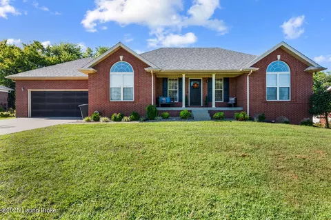 1013 Whispering Oak Dr, Bardstown, KY 40004