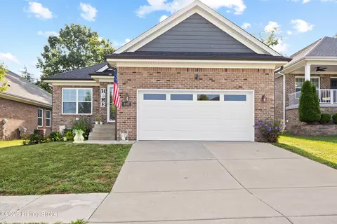 8107 Cedar Crest Ln, Louisville, KY 40291