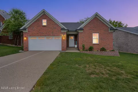 6024 Clearwater Cir, Louisville, KY 40219