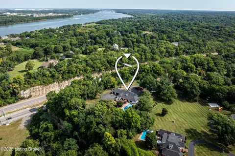 2700 Poplar Hill Ct, Louisville, KY 40207