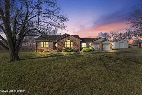595 Centerview Dr, Shepherdsville, KY 40165