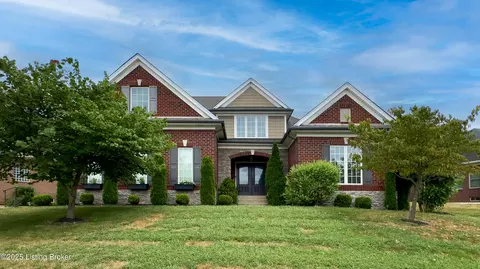 7010 Creekton Dr, Louisville, KY 40241